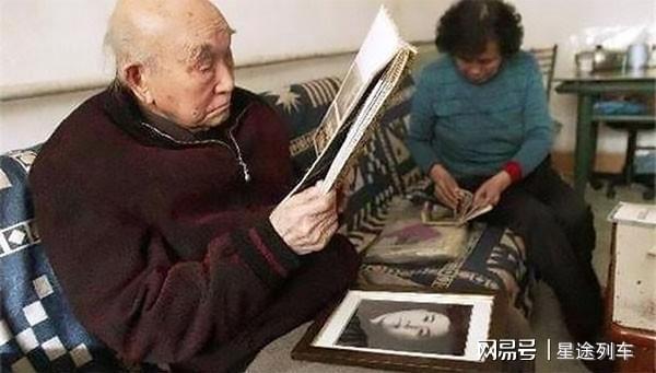 八月桂花遍地开