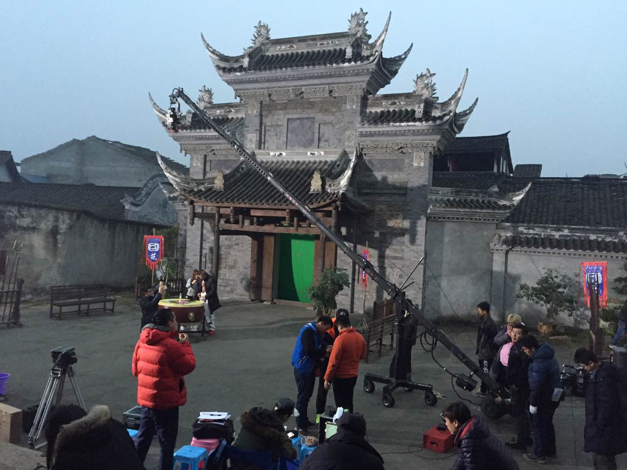 光荣之路上的狗